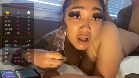 Snapshot of dayqueen1 chatting on 02/17/25, 04:37 dayqueen1 online show from 02/17/25, 04:37