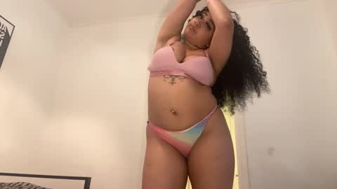 Snapshot of dayqueen1 chatting on 02/19/25, 05:06 dayqueen1 online show from 02/19/25, 05:06