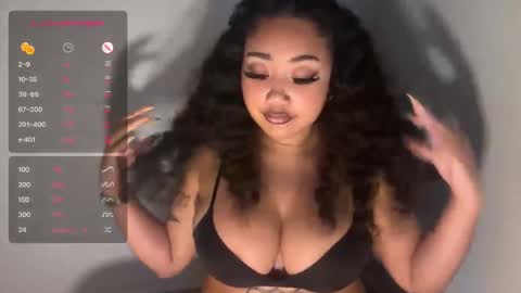 Snapshot of dayqueen1 chatting on 10/06/25, 09:23 dayqueen1 online show from 10/06/25, 09:23