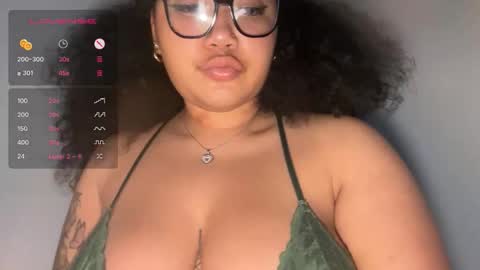 Snapshot of dayqueen1 chatting on 01/06/26, 04:11 dayqueen1 online show from 01/06/26, 04:11