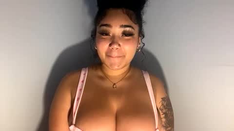 Snapshot of dayqueen1 chatting on 04/25/26, 11:46 dayqueen1 online show from 04/25/26, 11:46