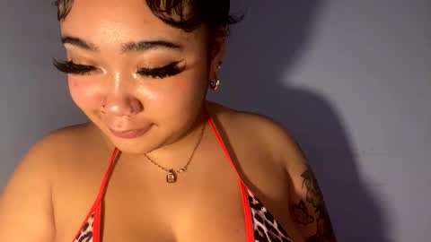 Snapshot of dayqueen1 chatting on 05/10/26, 12:32 dayqueen1 online show from 05/10/26, 12:32