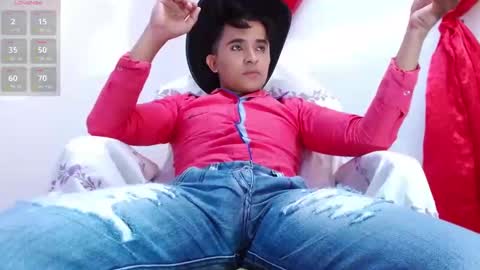 dayro_dduran online show from 10/18/25, 06:41