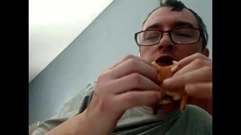 Snapshot of dazzill chatting on 12/01/24, 07:36 Dazzill online show from 12/01/24, 07:36