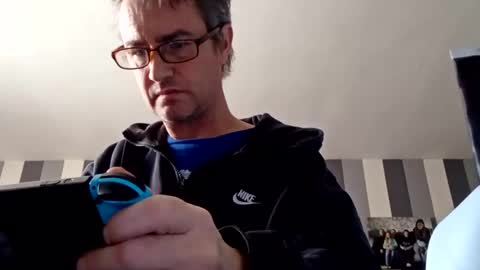 Snapshot of dazzill chatting on 01/15/25, 12:04 Dazzill online show from 01/15/25, 12:04