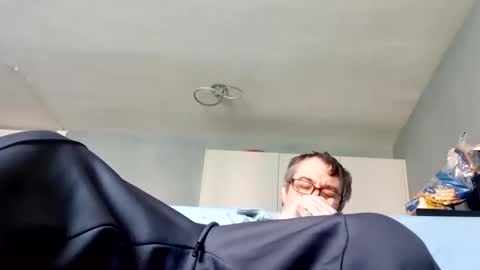 Snapshot of dazzill chatting on 01/30/25, 12:06 Dazzill online show from 01/30/25, 12:06