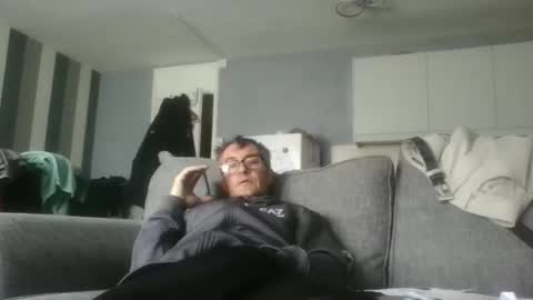 Snapshot of dazzill chatting on 09/21/25, 01:24 Dazzill online show from 09/21/25, 01:24