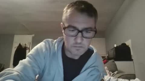 Snapshot of dazzill chatting on 11/30/25, 04:55 Dazzill online show from 11/30/25, 04:55