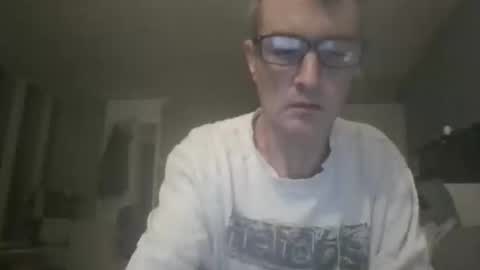 Snapshot of dazzill chatting on 12/03/25, 06:28 Dazzill online show from 12/03/25, 06:28