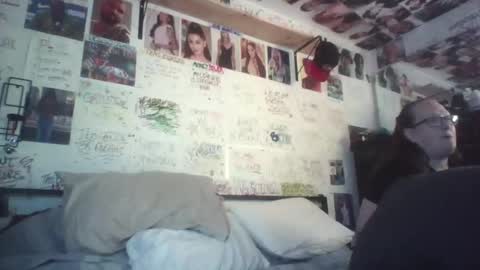 Snapshot of dbeamon92 chatting on 04/22/26, 12:57 dbeamon92 online show from 04/22/26, 12:57