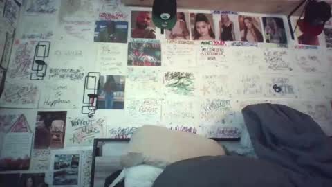 Snapshot of dbeamon92 chatting on 05/01/26, 12:32 dbeamon92 online show from 05/01/26, 12:32