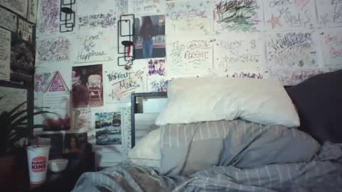 Snapshot of dbeamon92 chatting on 05/20/26, 11:33 dbeamon92 online show from 05/20/26, 11:33