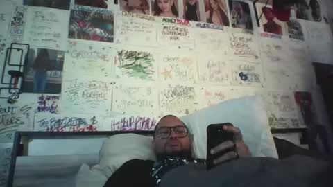Snapshot of dbeamon92 chatting on 06/08/26, 01:33 dbeamon92 online show from 06/08/26, 01:33