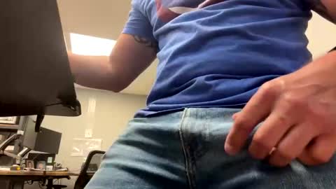Snapshot of dblum75 chatting on 04/27/26, 10:35 dblum75 online show from 04/27/26, 10:35