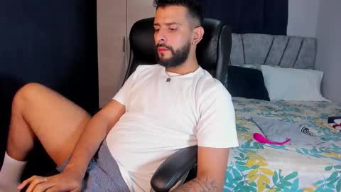 dcollins_ online show from 10/25/25, 04:20