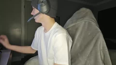 Snapshot of ddawgtylol chatting on 04/12/26, 10:15 dxdawgty online show from 04/12/26, 10:15