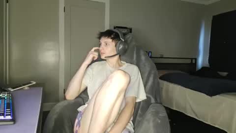 Snapshot of ddawgtylol chatting on 04/20/26, 12:13 dxdawgty online show from 04/20/26, 12:13