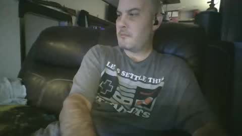 Snapshot of ddboobman chatting on 12/15/25, 05:39 want girl to play with me online show from 12/15/25, 05:39