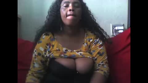 Snapshot of ddboobsnipples chatting on 12/08/24, 12:52 ddboobsnipples online show from 12/08/24, 12:52