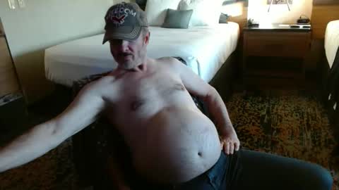 Snapshot of ddyluvslndr chatting on 04/27/26, 02:31 tmn1957 online show from 04/27/26, 02:31