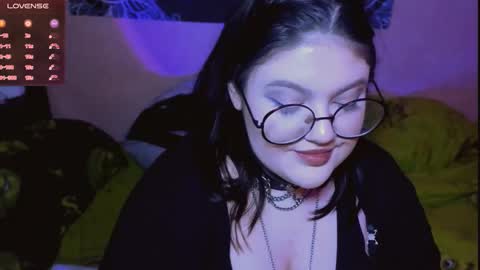 Luna online show from 12/18/25, 10:10