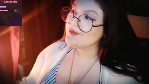 Snapshot of de_v1l chatting on 01/19/26, 01:26 Luna online show from 01/19/26, 01:26