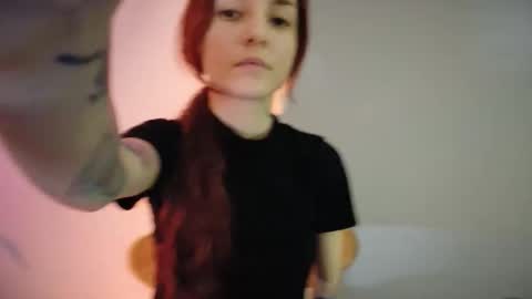 Snapshot of dead_girll chatting on 03/17/26, 09:29 freak online show from 03/17/26, 09:29