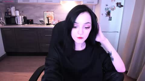 lina online show from 10/13/25, 07:52