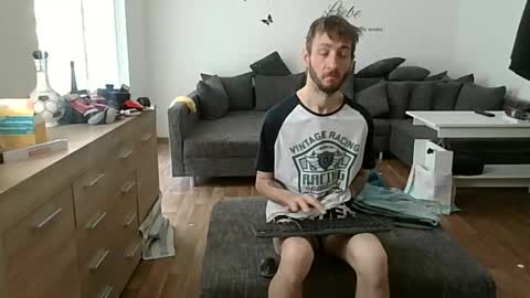 Snapshot of deaf_fc_union_berlin14 chatting on 03/28/26, 06:57 robert online show from 03/28/26, 06:57