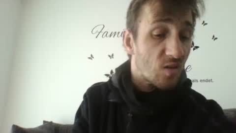 Snapshot of deaf_fc_union_berlin14 chatting on 04/13/26, 03:28 robert online show from 04/13/26, 03:28