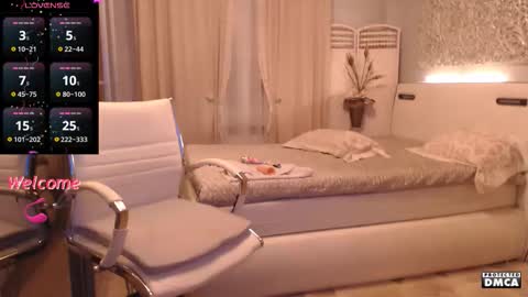 Snapshot of dealux_ chatting on 03/07/26, 05:10 DeaLux online show from 03/07/26, 05:10