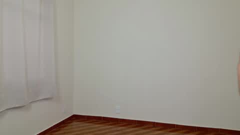 Snapshot of deanlek chatting on 10/06/25, 08:39 Dean online show from 10/06/25, 08:39