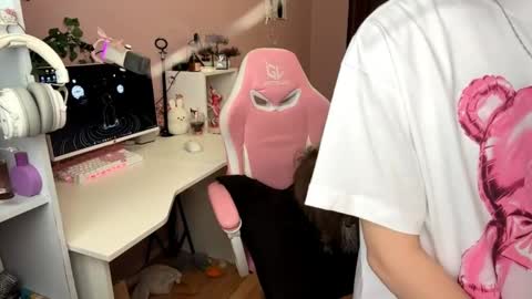 Snapshot of deannmagnie chatting on 04/28/26, 02:27 Maggie online show from 04/28/26, 02:27