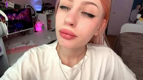 Snapshot of deannmagnie chatting on 04/29/26, 01:43 Maggie online show from 04/29/26, 01:43