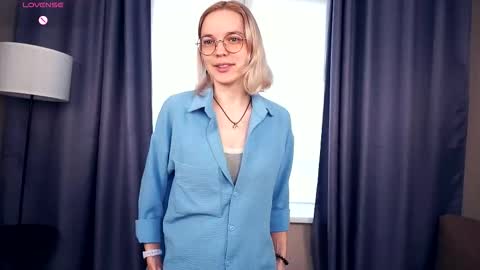 Charlie 18yo online show from 10/11/25, 05:28