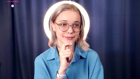 Charlie 18yo online show from 10/15/25, 06:35