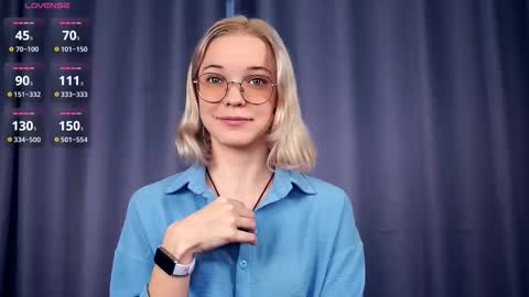 Charlie 18yo online show from 10/17/25, 05:43