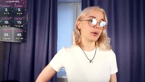 Charlie 18yo online show from 11/10/25, 06:01