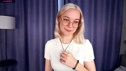 Charlie 18yo online show from 11/14/25, 05:39