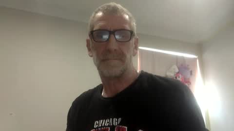 Snapshot of deanofflove221000 chatting on 09/15/25, 04:12 deanofflove221000 online show from 09/15/25, 04:12