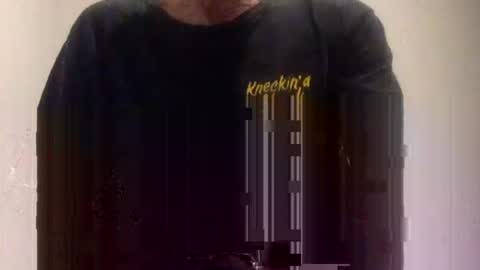 Snapshot of deanofflove221000 chatting on 09/26/25, 03:05 deanofflove221000 online show from 09/26/25, 03:05