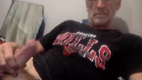 Snapshot of deanofflove221000 chatting on 10/05/25, 12:53 deanofflove221000 online show from 10/05/25, 12:53