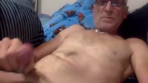 Snapshot of deanofflove221000 chatting on 10/24/25, 04:20 deanofflove221000 online show from 10/24/25, 04:20