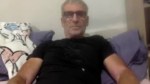 Snapshot of deanofflove221000 chatting on 11/16/25, 05:51 deanofflove221000 online show from 11/16/25, 05:51