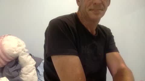 Snapshot of deanofflove221000 chatting on 12/20/25, 04:41 deanofflove221000 online show from 12/20/25, 04:41