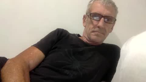 Snapshot of deanofflove221000 chatting on 12/21/25, 02:30 deanofflove221000 online show from 12/21/25, 02:30