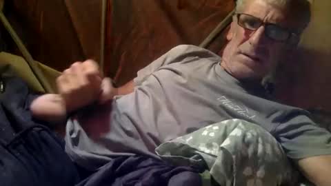 Snapshot of deanofflove221000 chatting on 01/18/26, 01:31 deanofflove221000 online show from 01/18/26, 01:31