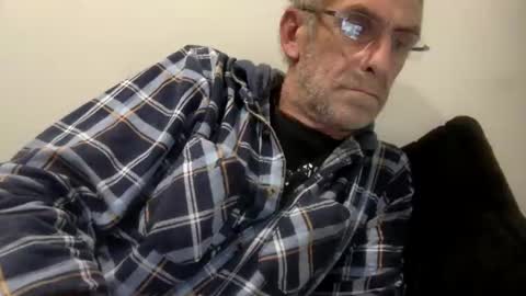 Snapshot of deanofflove221000 chatting on 03/13/26, 11:17 deanofflove221000 online show from 03/13/26, 11:17