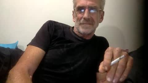 Snapshot of deanofflove221000 chatting on 03/15/26, 01:39 deanofflove221000 online show from 03/15/26, 01:39