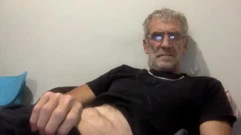 Snapshot of deanofflove221000 chatting on 03/17/26, 10:46 deanofflove221000 online show from 03/17/26, 10:46